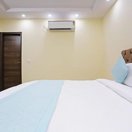 Hotel Mannat Bhera Enclave Нью-Дели Экстерьер фото