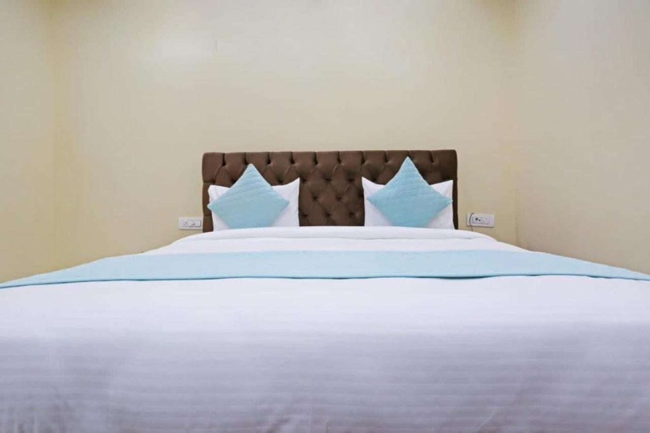 Hotel Mannat Bhera Enclave Нью-Дели Экстерьер фото