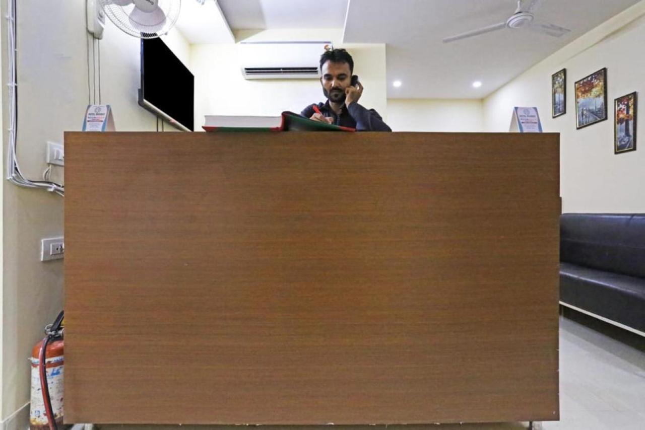 Hotel Mannat Bhera Enclave Нью-Дели Экстерьер фото