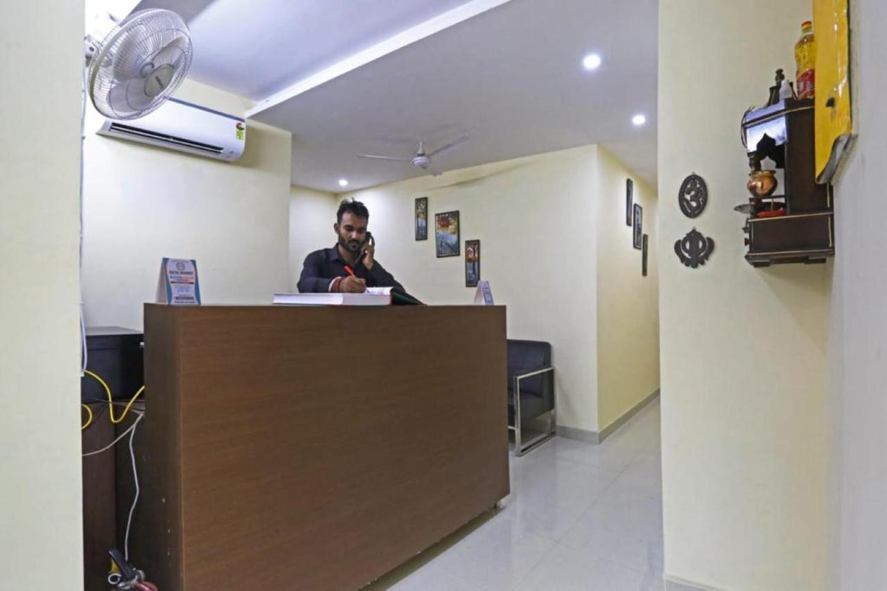Hotel Mannat Bhera Enclave Нью-Дели Экстерьер фото